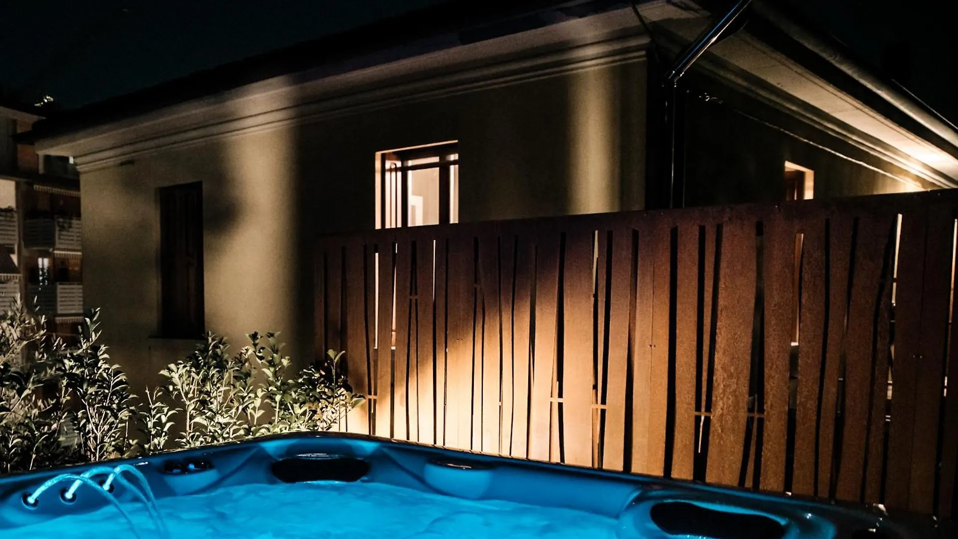 Naboo Verona Luxury Suites contacts